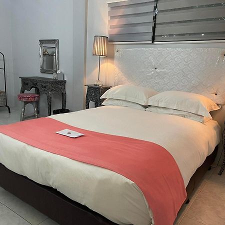 Sunbloom Beachfront Hotel And Restaurant Zambales Sinabacan 外观 照片