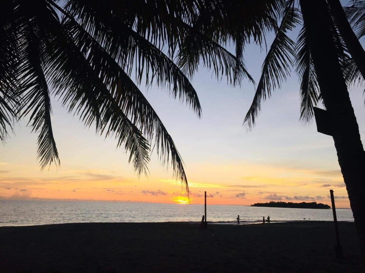 Sunbloom Beachfront Hotel And Restaurant Zambales Sinabacan 外观 照片