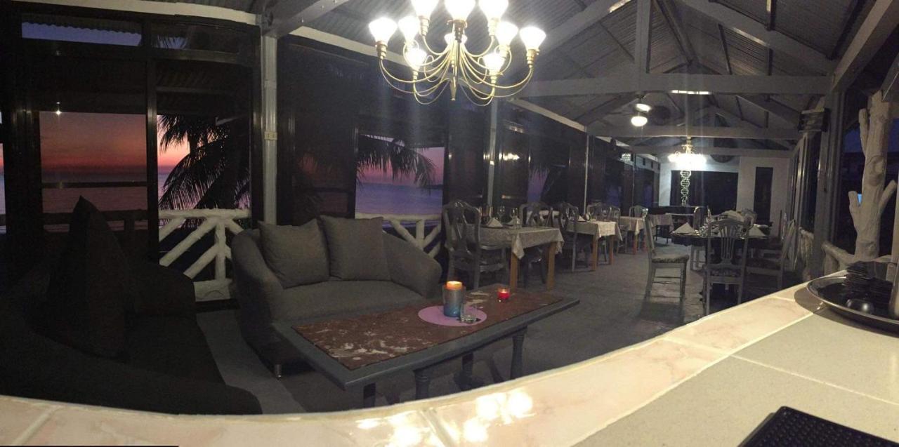 Sunbloom Beachfront Hotel And Restaurant Zambales Sinabacan 外观 照片