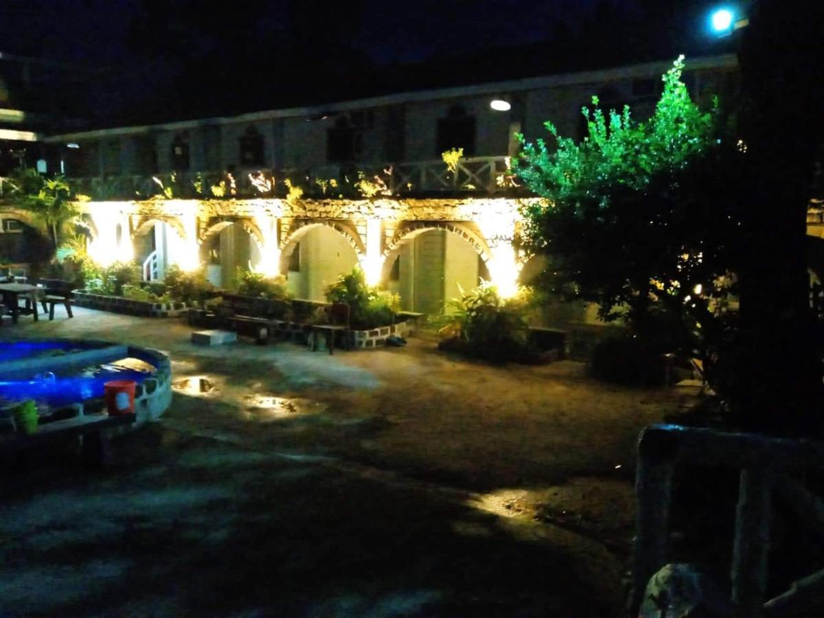 Sunbloom Beachfront Hotel And Restaurant Zambales Sinabacan 外观 照片