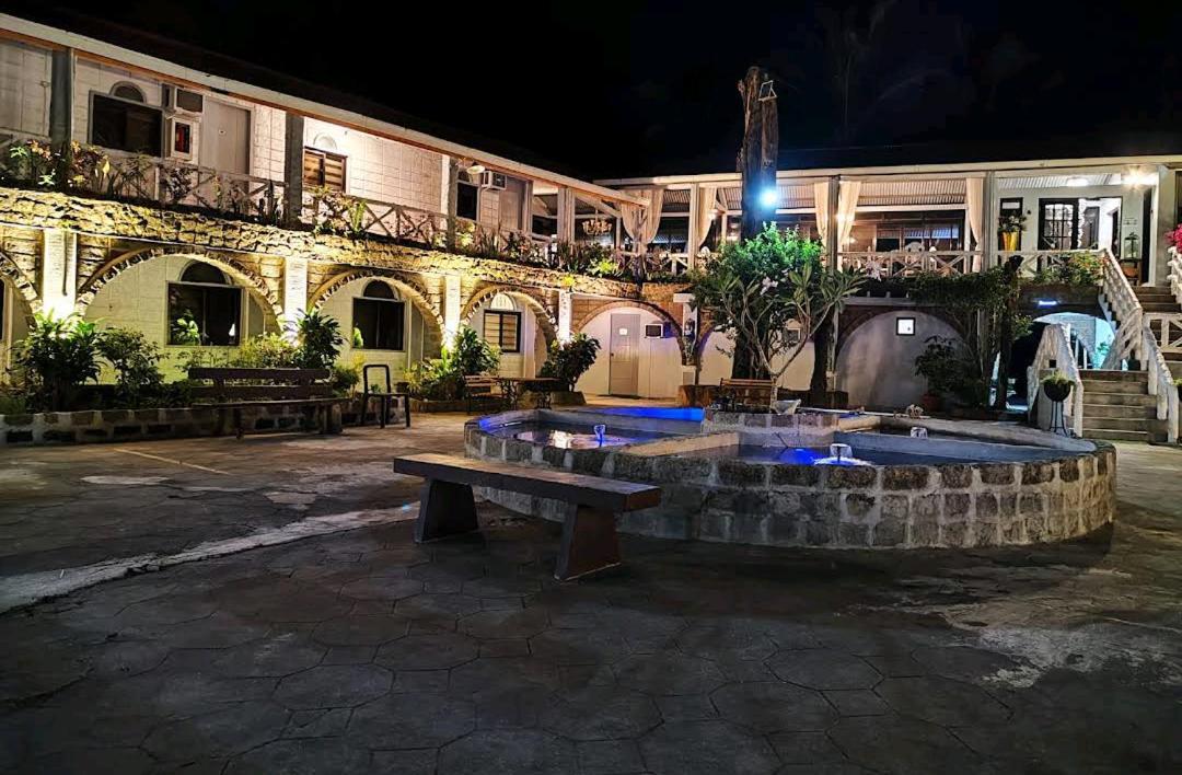 Sunbloom Beachfront Hotel And Restaurant Zambales Sinabacan 外观 照片