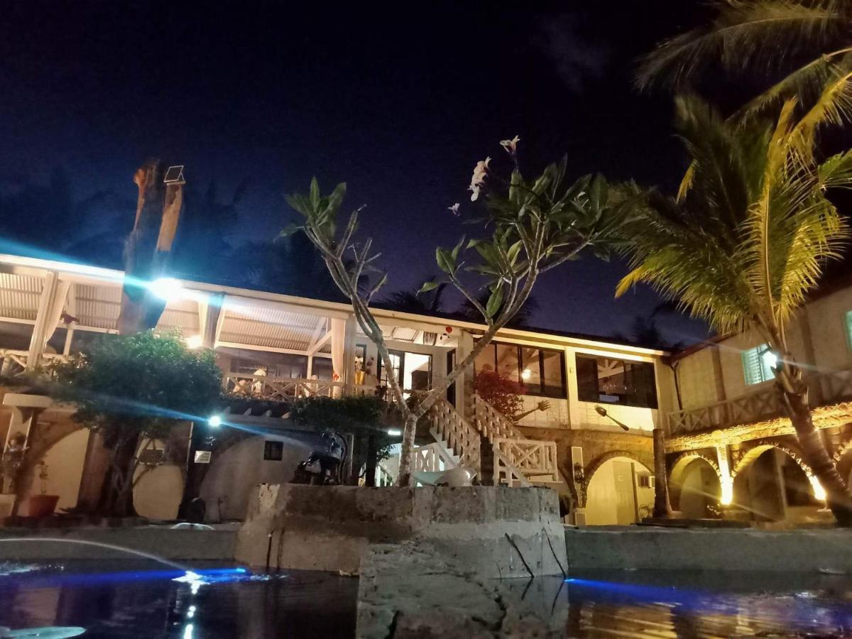 Sunbloom Beachfront Hotel And Restaurant Zambales Sinabacan 外观 照片