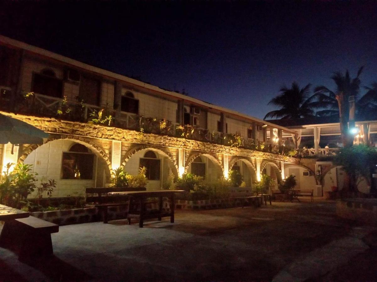 Sunbloom Beachfront Hotel And Restaurant Zambales Sinabacan 外观 照片