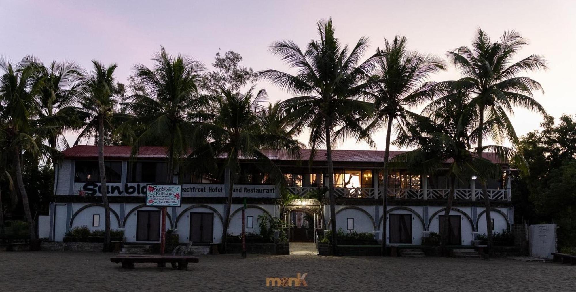 Sunbloom Beachfront Hotel And Restaurant Zambales Sinabacan 外观 照片