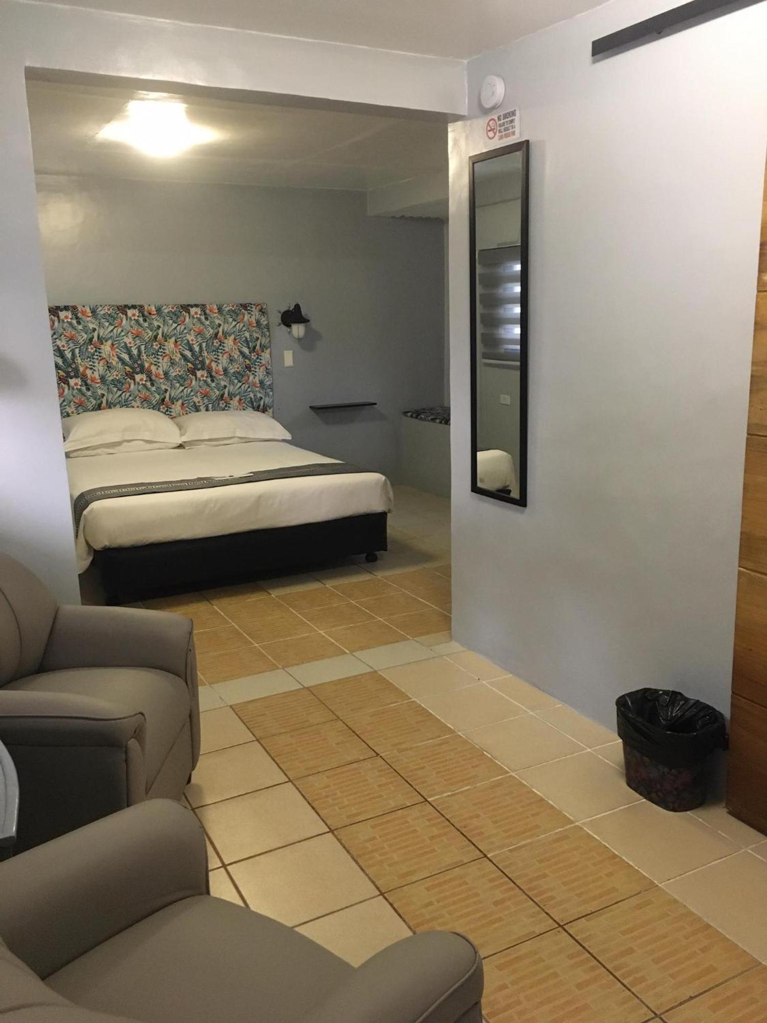 Sunbloom Beachfront Hotel And Restaurant Zambales Sinabacan 外观 照片